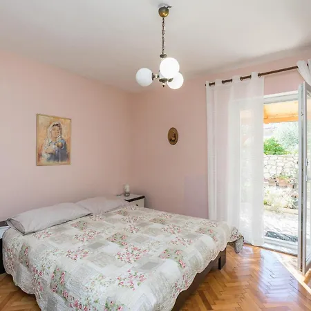 Awesome In Pag With Wifi Apartment Pag Town