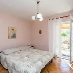 Gorgeous In Pag With Wifi Apartament Pag Town