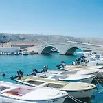 Apartament Gorgeous In Pag With Wifi