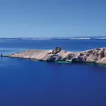 Gorgeous In Pag With Wifi Apartament *
