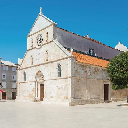 Gorgeous In Pag With Wifi Apartman