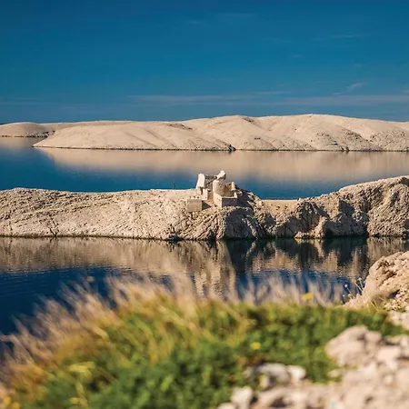 Awesome In Pag With Wifi Apartment *