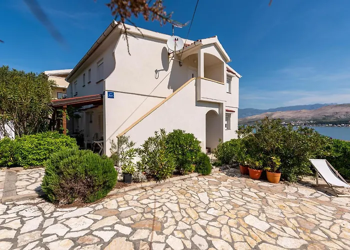 Apartman Gorgeous In Pag With Wifi