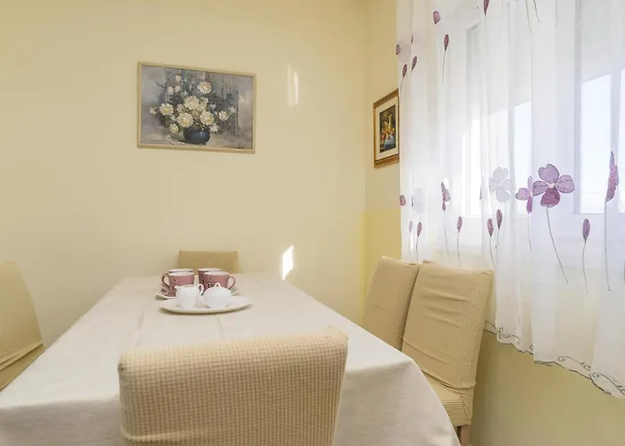 Apartman Gorgeous In Pag With Wifi Pag Town