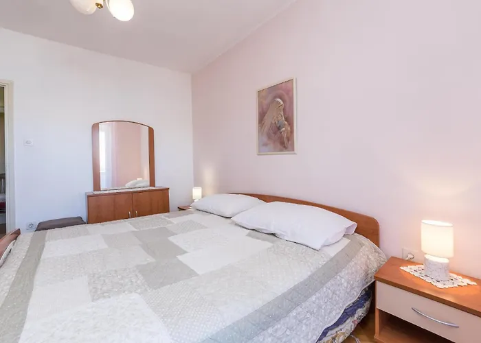 Apartman Gorgeous In Pag With Wifi Pag Town