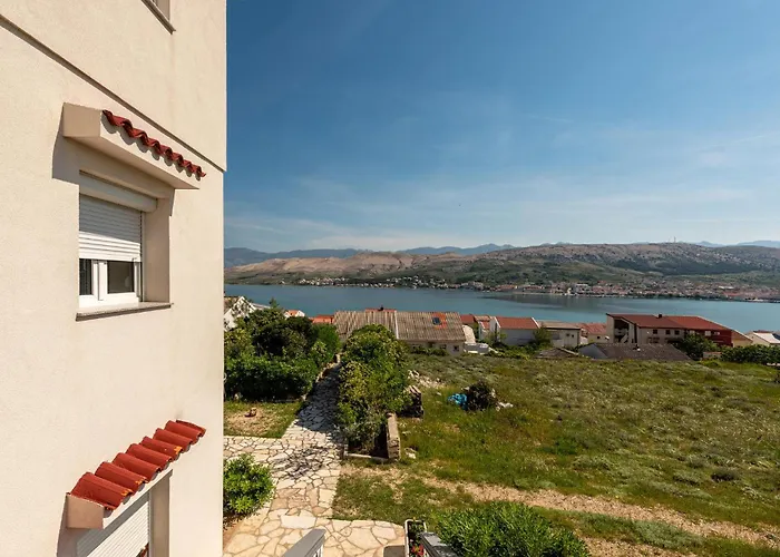 Apartman Gorgeous In Pag With Wifi