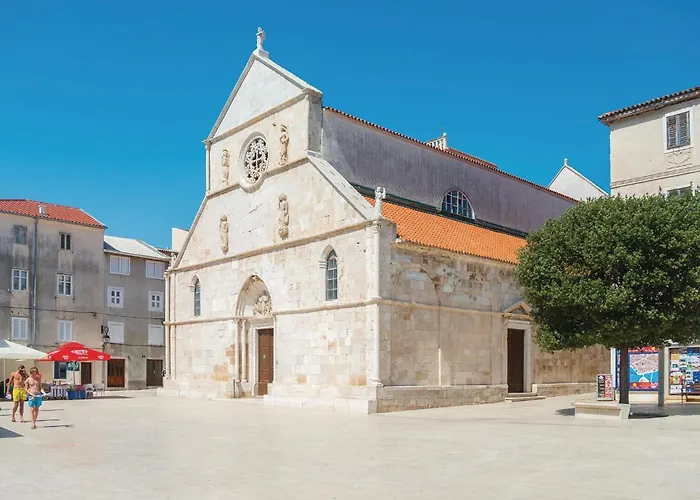 Gorgeous In Pag With Wifi Apartman